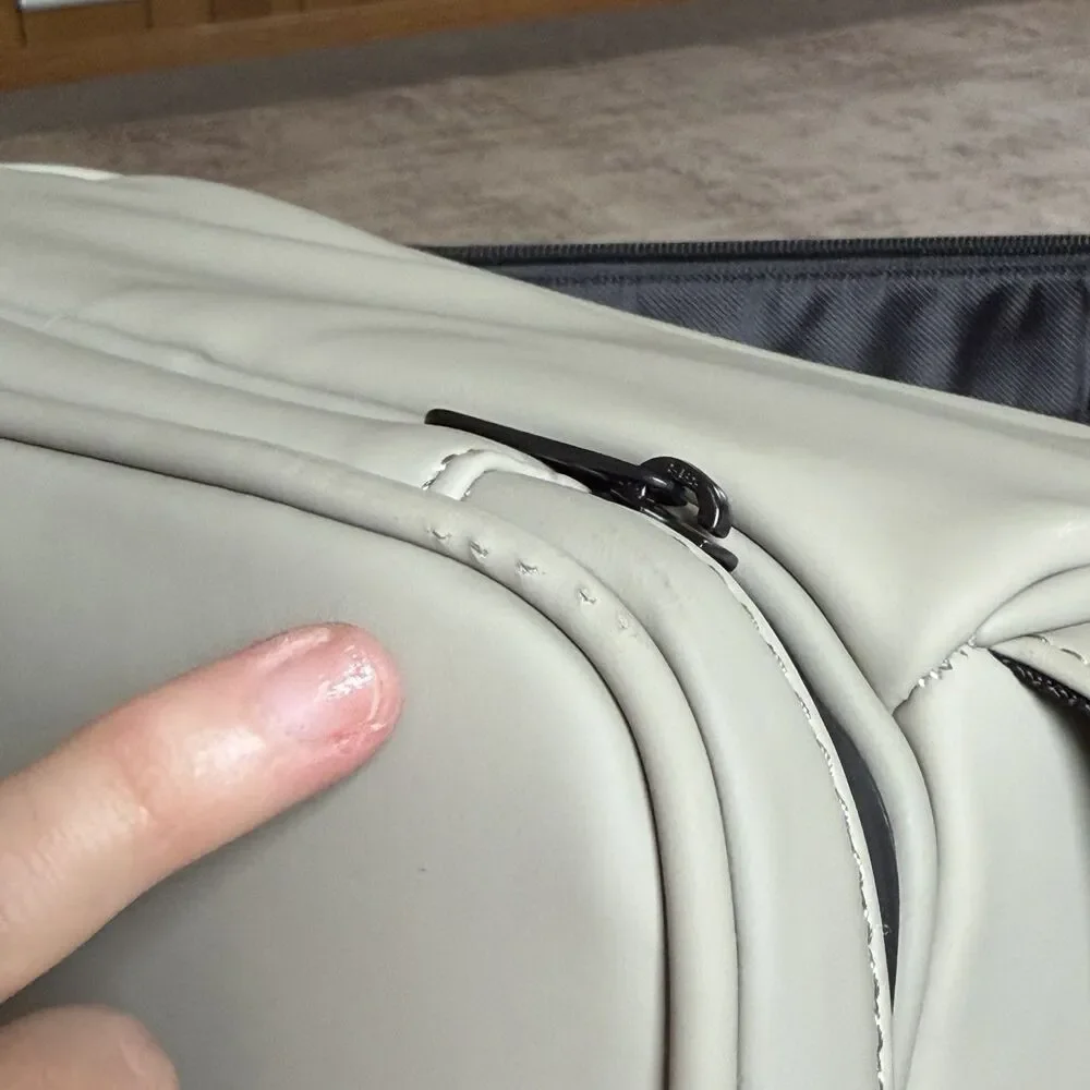 MVST The Toiletry Bag In Grey Beige EXCELLENT Condition MSRP $95
